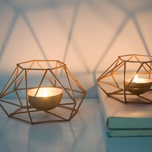 Moderni geometrinio stiliaus žvakidė