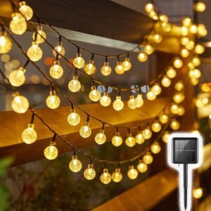 Saulės energija maitinamos LED burbulų girliandos – jaukumui ir šventėms