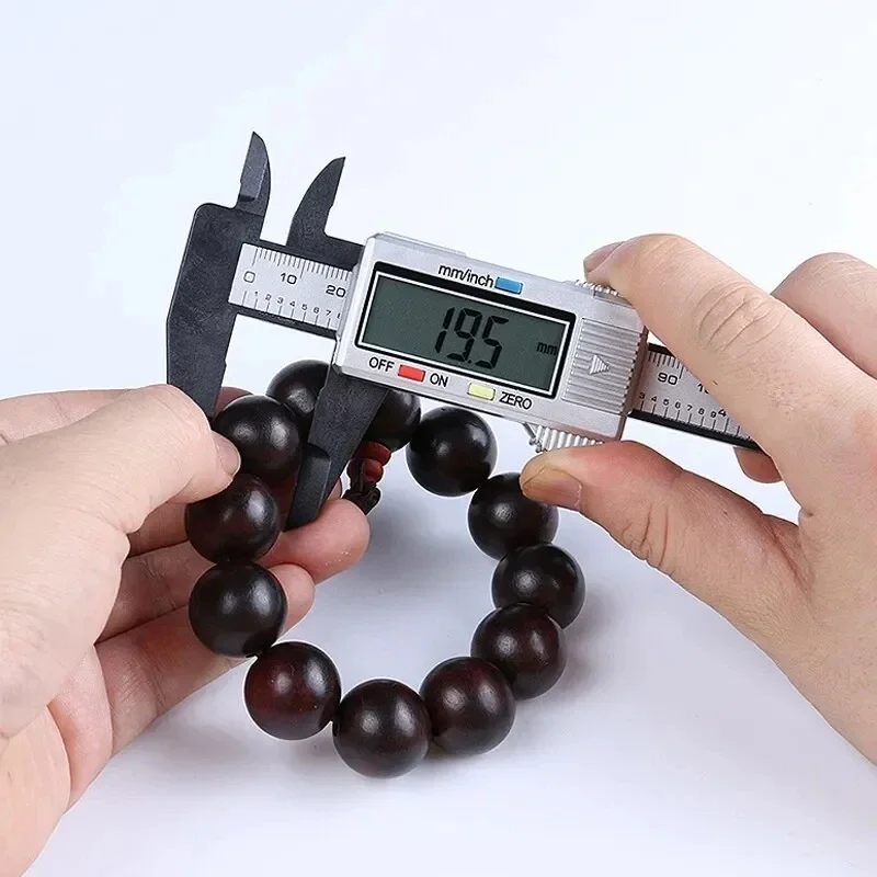 Skaitmeninis slankmatis su LCD ekranu (150 mm)